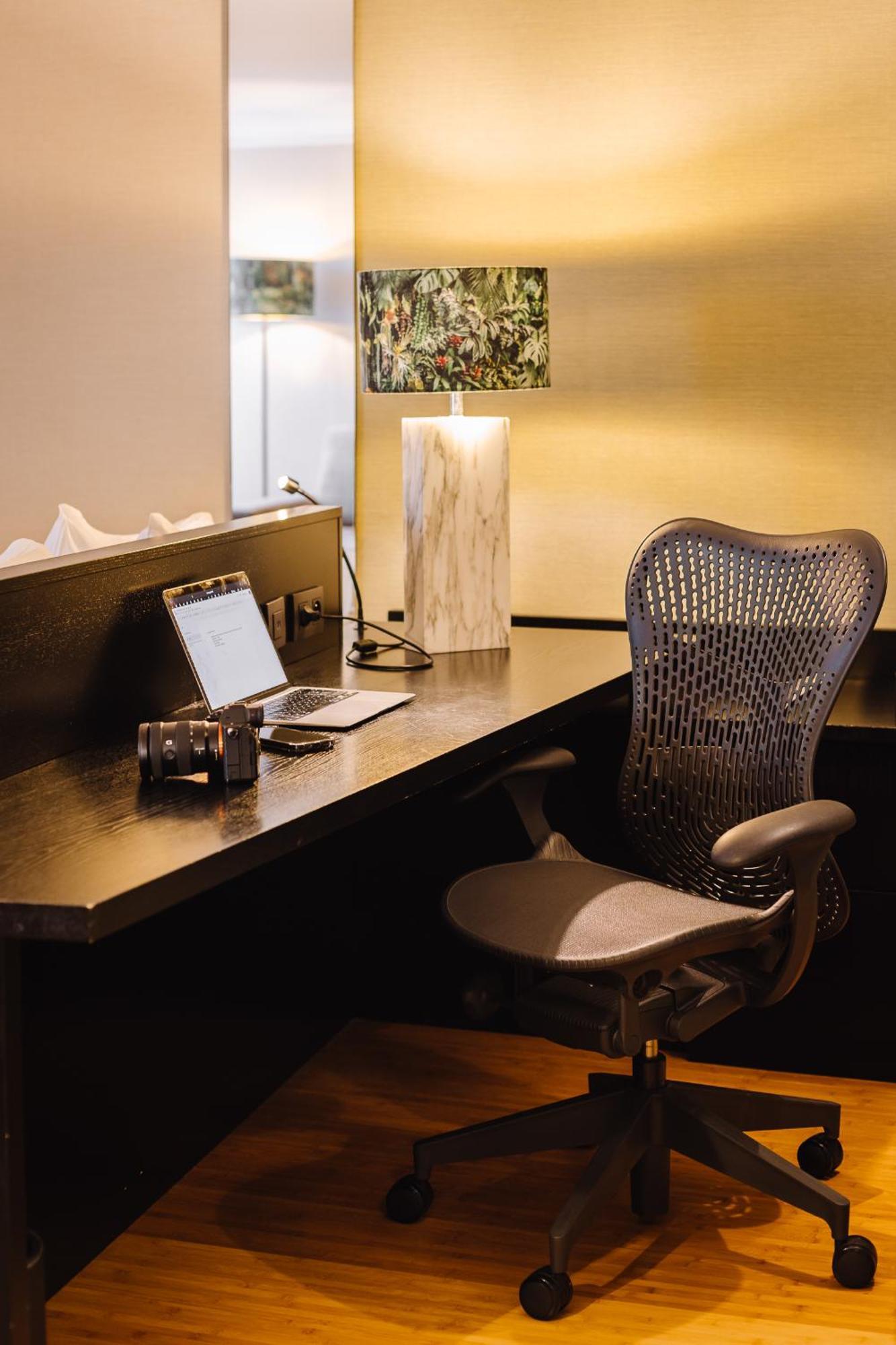 Holiday Inn Hotel Brussels Airport By Ihg Дигем Экстерьер фото